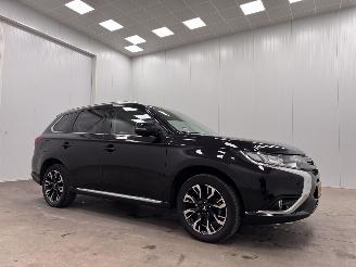 Vaurioauto  passenger cars Mitsubishi Outlander 2.0 PHEV 4WD Instyle Navi Clima 2015/12