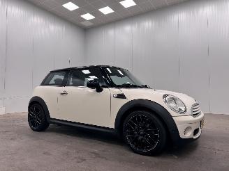 Damaged car Mini One 1.6 One Business Line Airco 2010/6