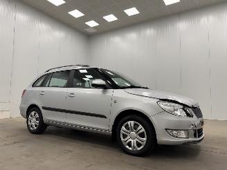 Vaurioauto  passenger cars Skoda Fabia Combi 1.2 TSI Navi Clima 2013/10