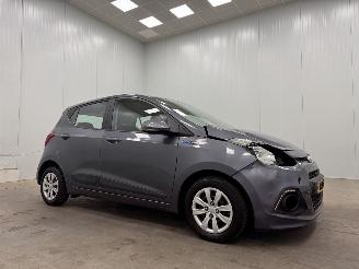 Damaged car Hyundai I-10 1.0i i-Motion Comfort Plus Airco 2013/10
