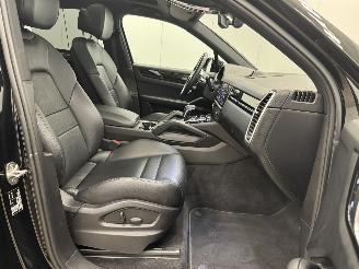 Porsche Cayenne 3.0 E-Hybrid Panoramadak Platinum Edition picture 10