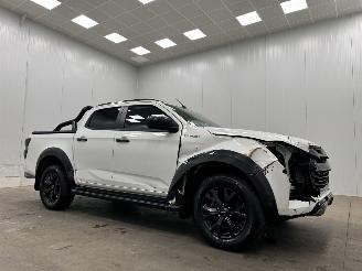 uszkodzony samochody ciężarowe Isuzu D-Max 1.9 Autom. V-Cross DC 4wd Clima 2024/2