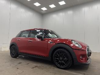 Schadeauto Mini One 1.2 One Salt Panoramadak 5-drs Navi Clima 2017/6