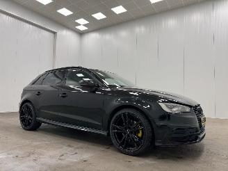 Damaged car Audi A3 Sportback 1.4 E-Tron PHEV Panoramadak Navi Clima 2015/3