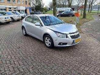 Voiture accidenté Chevrolet Cruze Cruze (305) Hatchback 1.6 16V VVT (LDE) [91kW] 2012/12