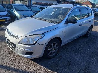  Hyundai I-30 i30 Crosswagon (WWH) Combi 1.6 CVVT 16V (G4FC-G) [93kW] 2009/2