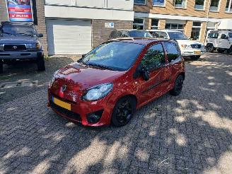 Voiture accidenté Renault Twingo Twingo II (CN) Hatchback 3-drs 1.2 16V (D4F-764(D4F-E7)) [55kW 2011/3