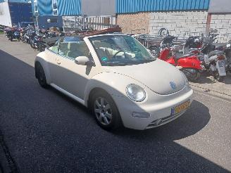 damaged passenger cars Volkswagen Beetle New Beetle (1Y7) Cabrio 2.0 (AZJ) [85kW 2003/8