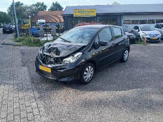 Schadeauto Toyota Yaris Yaris III (P13) Hatchback 1.33 16V Dual VVT-I (1NRFE) [73kW 2012/3