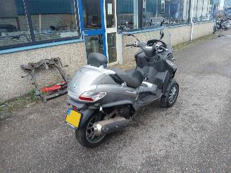Piaggio MP3 400  picture 2
