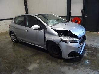 Peugeot 208 1.2 VTI picture 3