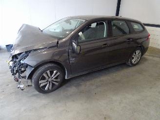 Coche siniestrado Peugeot 308 1.6 HDI 2016/1