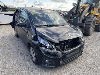 Peugeot 108 1.0 VTI picture 2