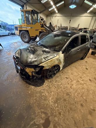 Vrakbiler auto Volkswagen Golf 2.0 tsi GTI performance 2017/1