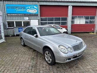 Vrakbiler auto Mercedes E-klasse E (W211), Sedan, 2002 / 2008 2.2 E-220 CDI 16V 2002/4