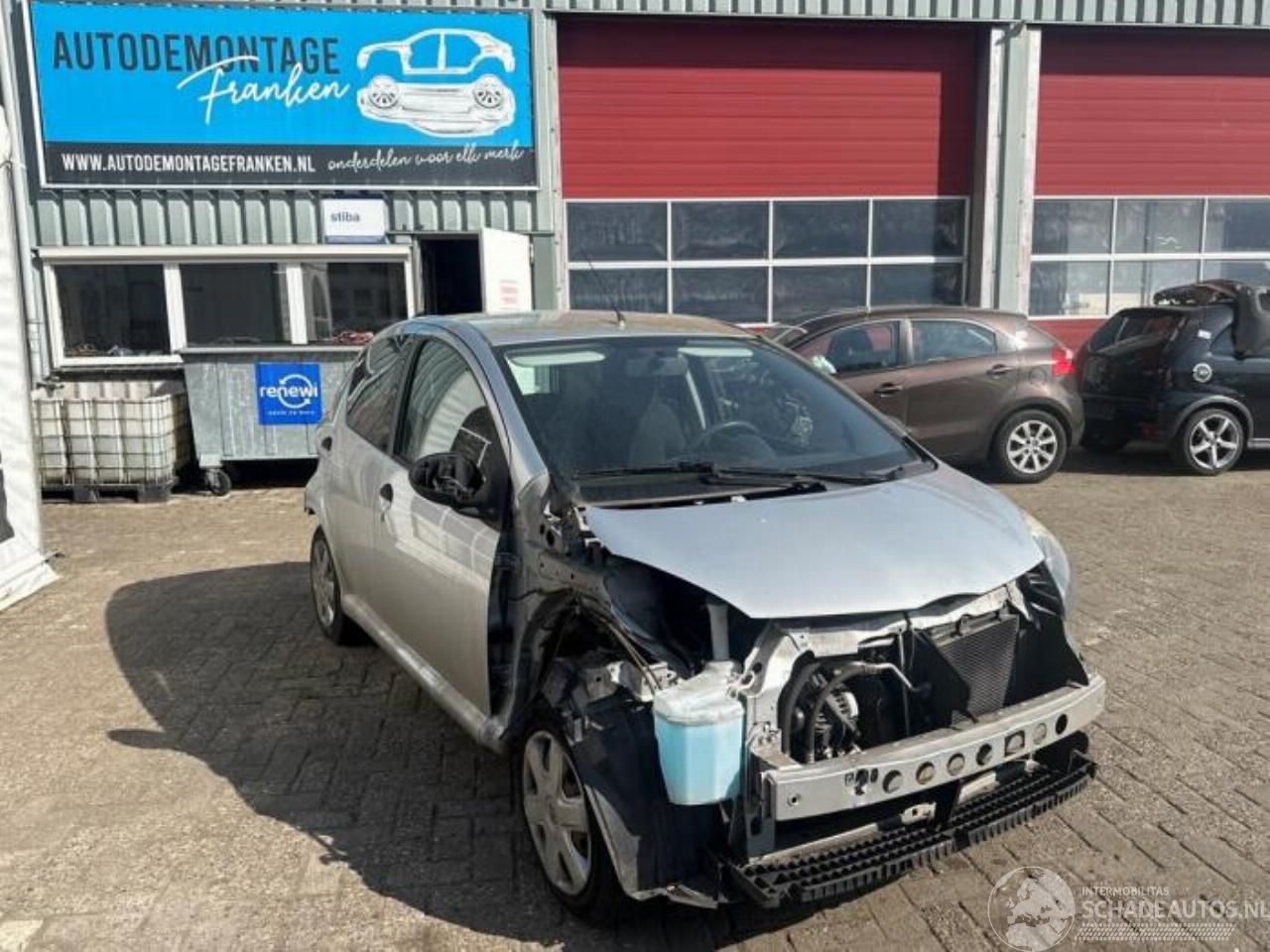 Toyota Aygo Aygo (B10), Hatchback, 2005 / 2014 1.0 12V VVT-i