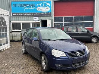Coche siniestrado Volkswagen Polo Polo IV (9N1/2/3), Hatchback, 2001 / 2012 1.4 16V 75 2005/7
