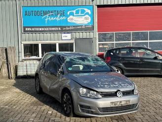 krockskadad bil auto Volkswagen Golf Golf VII (AUA), Hatchback, 2012 / 2021 1.6 TDI 16V 2013/10