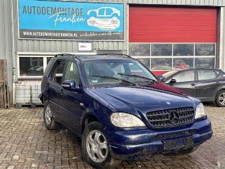 Vrakbiler auto Mercedes ML ML I (163), SUV, 1998 / 2005 320 3.2 V6 18V Autom. 1999/1