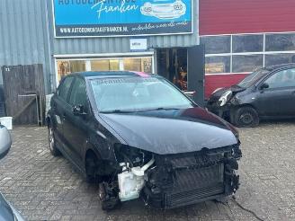 Coche siniestrado Volkswagen Polo Polo V (6R), Hatchback, 2009 / 2017 1.2 TDI 12V BlueMotion 2011/10