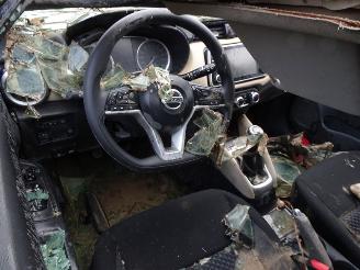 Nissan Micra 1.0 picture 5