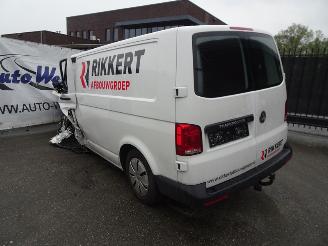 Volkswagen Transporter 2.0 TDi picture 3