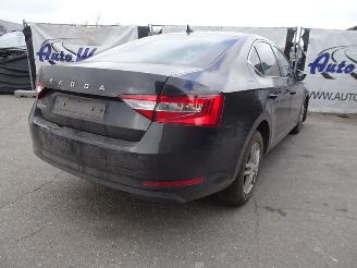 Skoda Superb 2.0 TDI picture 3