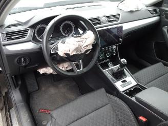 Skoda Superb 2.0 TDI picture 15