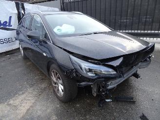 Opel Astra 1.2 Turbo Sport Tourer Elegance picture 2