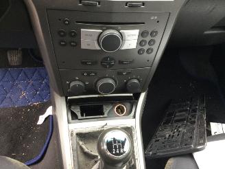 Opel Astra 1.7 CDTi break picture 6