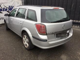 Opel Astra 1.7 CDTi break picture 4