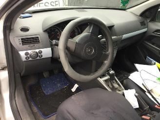 Opel Astra 1.7 CDTi break picture 8