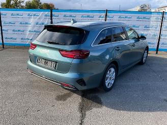 Coche accidentado Kia Ceed 1.5 Sportswagon 2025/4