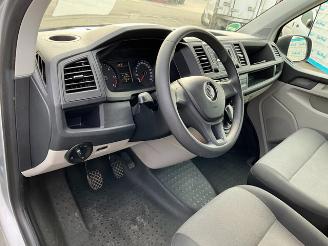 Volkswagen Transporter 2.0 TDi Kombi picture 5