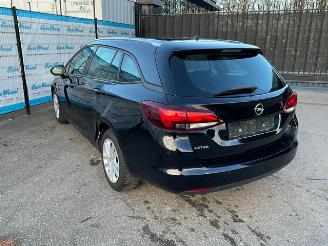 Opel Astra 1.2 Turbo Sports Tourer picture 4