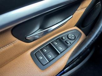 BMW 3-serie 320 320i Executive picture 23