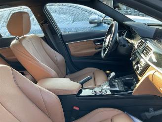 BMW 3-serie 320 320i Executive picture 9