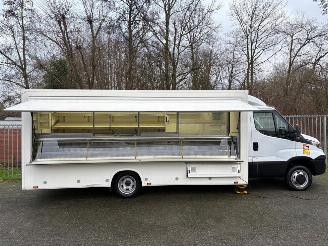 Uttjänta bilar auto Iveco Daily 3.0 (107kW) Markt Verkaufwagen 2015/8