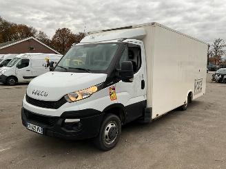 skadebil auto Iveco Daily Marktwagen 2015/11
