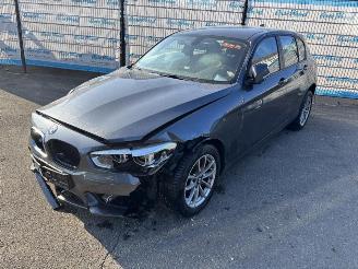 krockskadad bil auto BMW 1-serie 118 i Advantage 2019/8