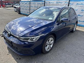 Damaged car Volkswagen Golf Life 1.5 (96kW) 2020/7