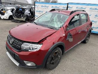 krockskadad bil auto Dacia Sandero Essentiel 2019/7