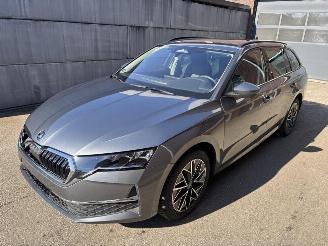 damaged passenger cars Skoda Octavia Combi 1.5 TSI mHEV 110 kW Ambition 2025/12