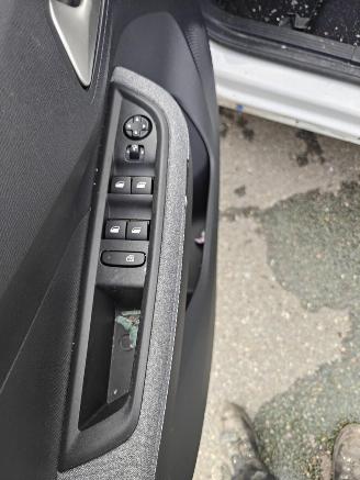Opel Frontera Electric GS 83KW picture 8