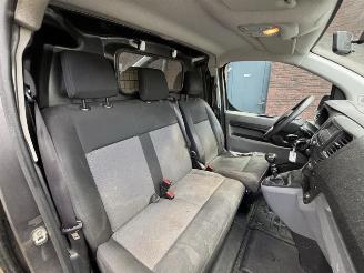 Peugeot Expert 231S 2.0 BlueHDI 120 Premium Pack | Storing AdBlue picture 16