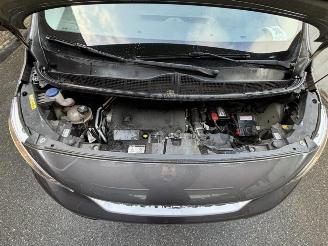 Peugeot Expert 231S 2.0 BlueHDI 120 Premium Pack | Storing AdBlue picture 8