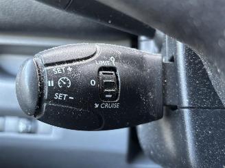 Peugeot Expert 231S 2.0 BlueHDI 120 Premium Pack | Storing AdBlue picture 24