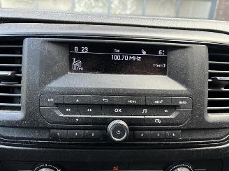 Peugeot Expert 231S 2.0 BlueHDI 120 Premium Pack | Storing AdBlue picture 21