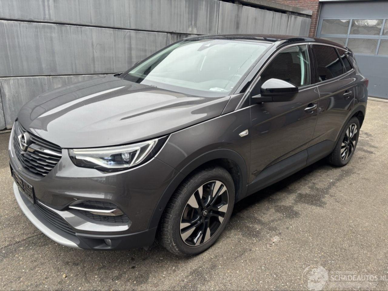 Opel Grandland X 1.6 Turbo Hybrid4 Ultimate