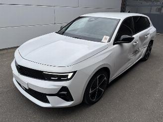 Vaurioauto  passenger cars Opel Astra Sports Tourer GS Line Plug-in-Hybrid 2025/4